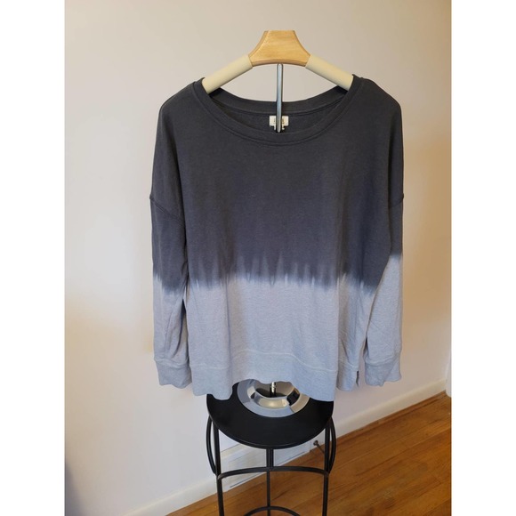 a.n.a Tops - NEW without tags Ana Ombre Sweatshirt Women XL